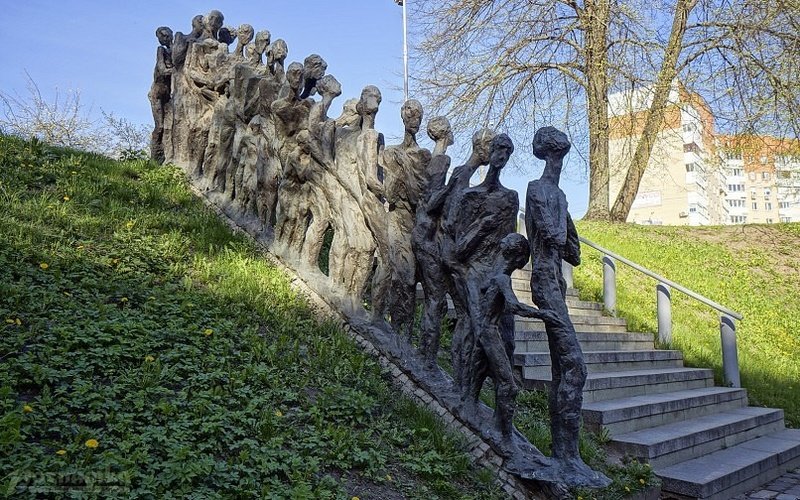 мемориальный комплекс яма в минске фото