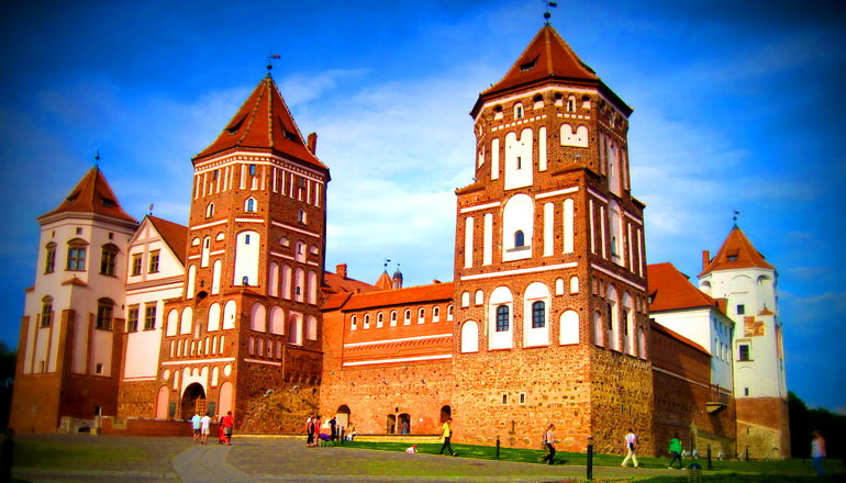 беларусь мирский замок фото