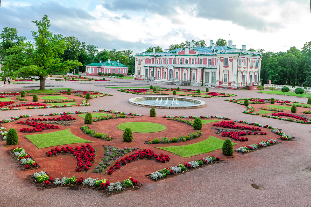 парк кадриорг в эстонии фото