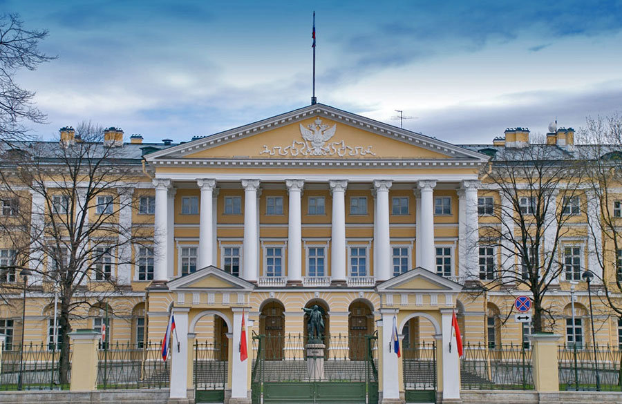 Развитие социально-экономических сфер под контролем: в Петербурге приняли новое постановление  S1200?webp=false