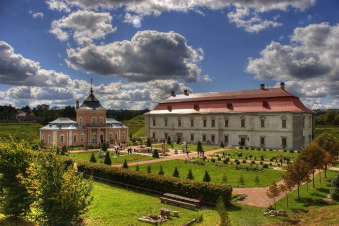 золочевский замок фото
