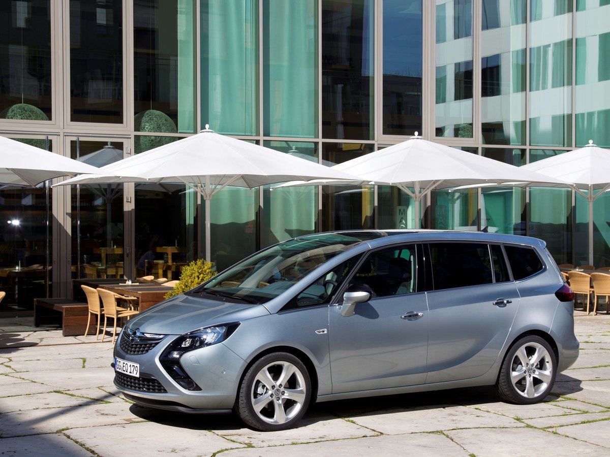 opel zafira tourer фото