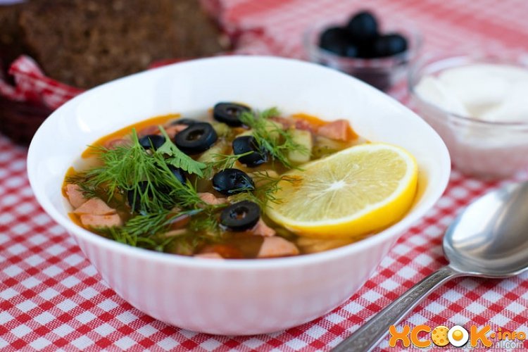 солянка сборная мясная фото