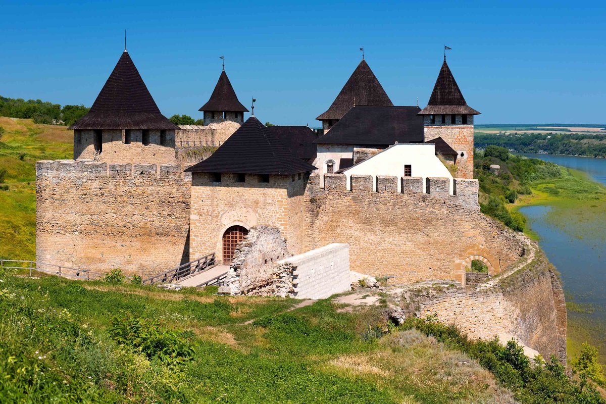 хотинская крепость (черновицкая область, г. хотин) фото