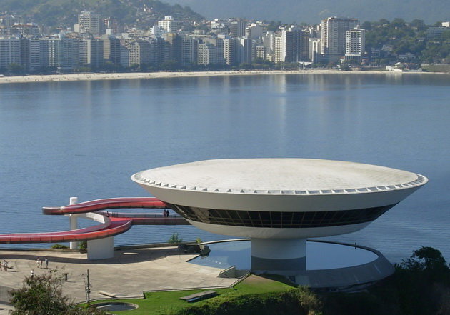 музей современного искусства. нитерой, бразилия фото