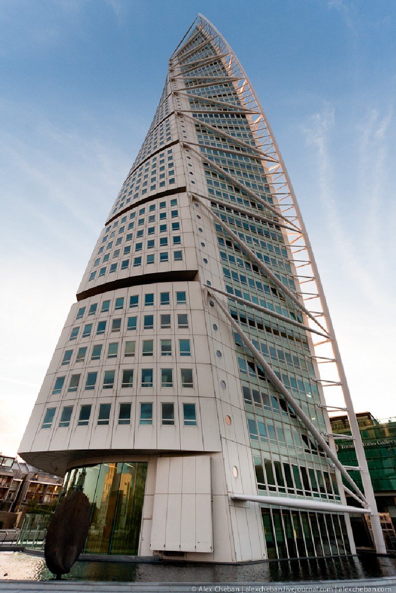 небоскреб turning torso фото