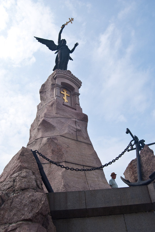 памятник броненосцу русалка в таллине фото