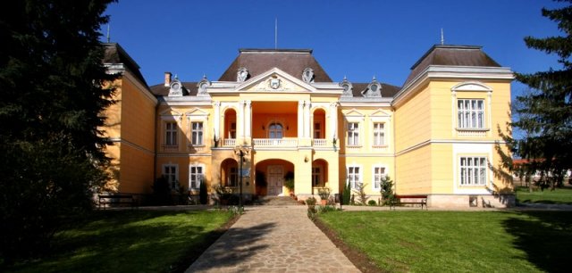замок баттяни венгрия фото