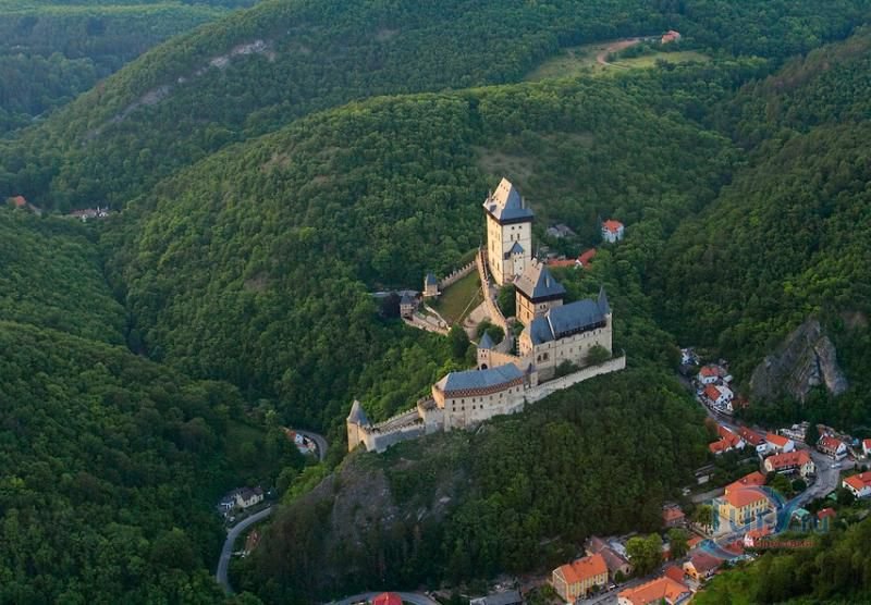 замок карлштейн фото
