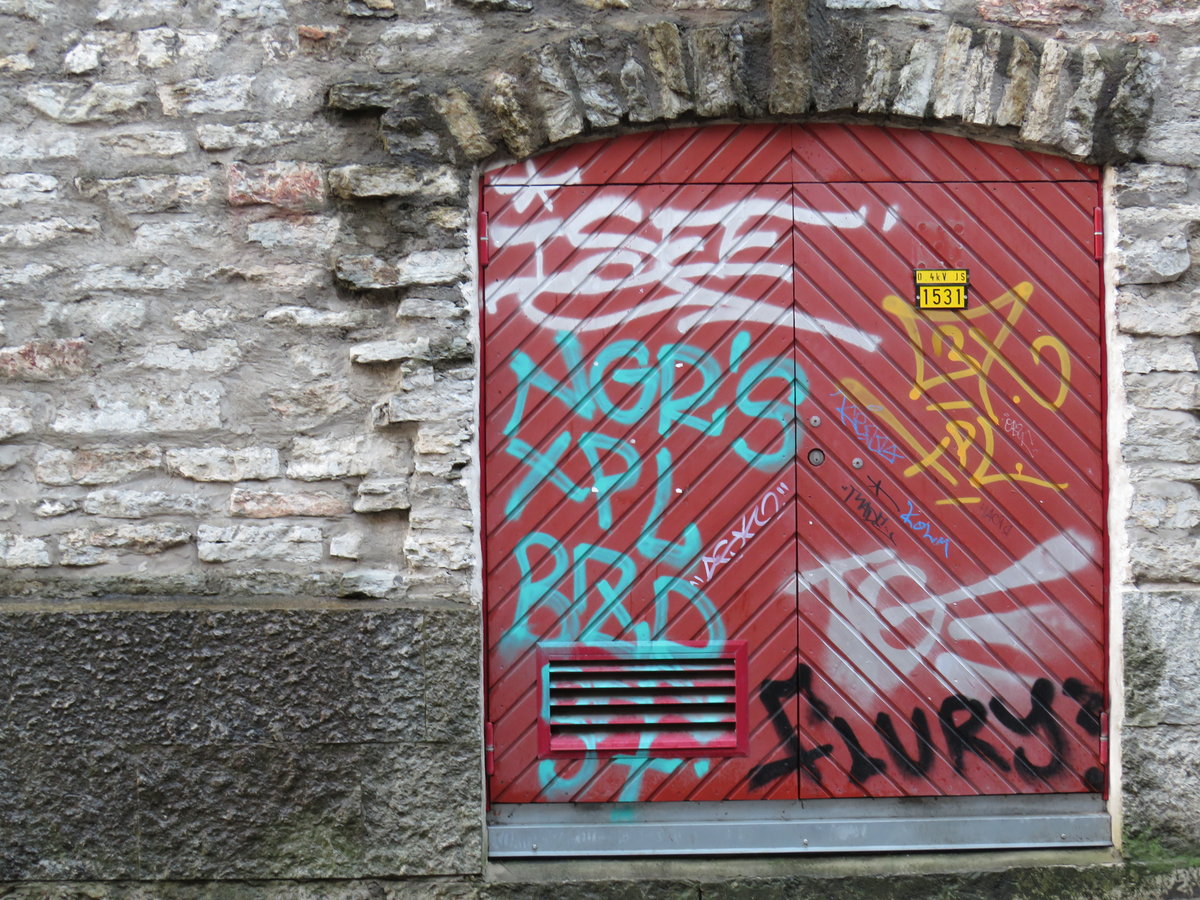 brick wall graffiti marketing psd mockup фото