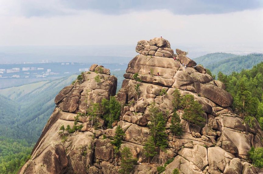национальный парк красноярские столбы скала такмак фото