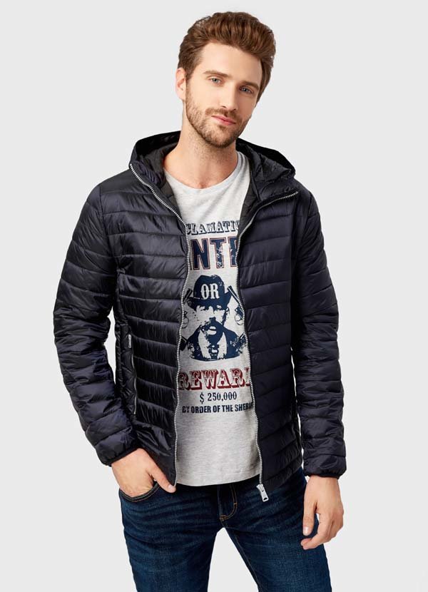 Модные тенденции мужских осенних курток холодного сезона 2017-2018. Популярный цвет, фасон и материал трендовых курток и пуховиков.