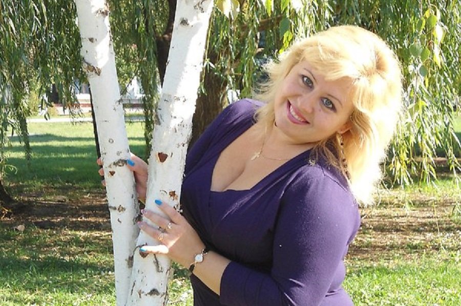 ishu-odinokuyu-zhenshinu-pravom-naslediya-volosataya-pizda-domashnyaya