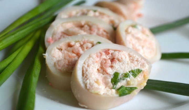 кальмары фаршированные творогом и креветками фото