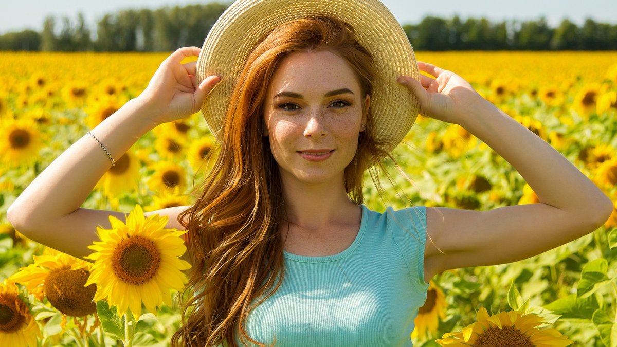 девушка в подсолнухах фото