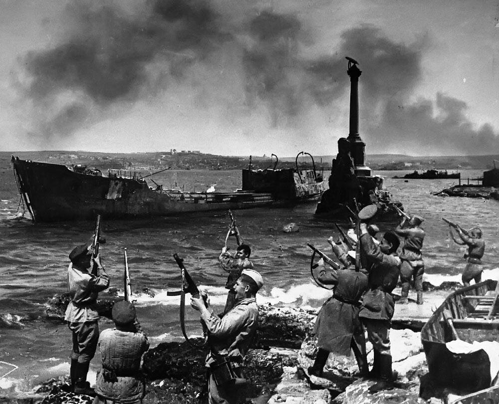 освобождение севастополя 1944 фото