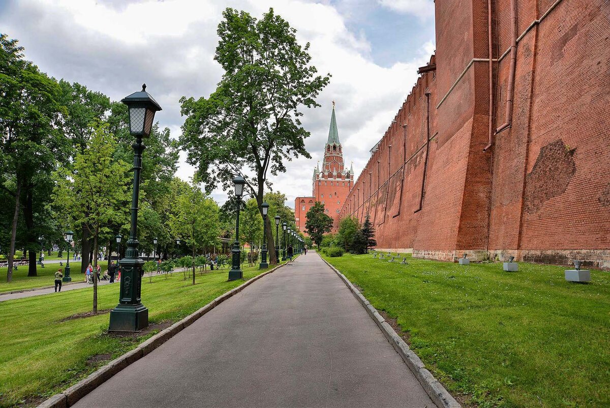 Вид кремлевской стены сверху