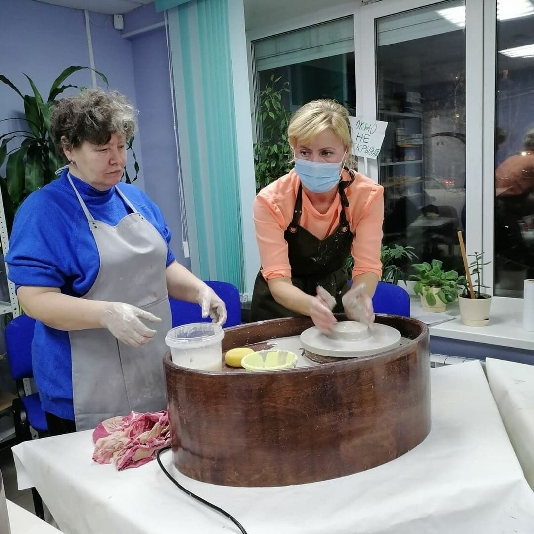 Photo by Дополнительное образование on December 17, 2021. May be an image of one or more people, people standing, food and indoor.