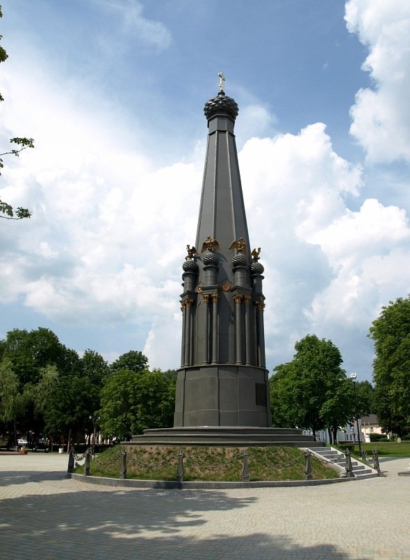памятник героям отечественной войны 1812 года фото