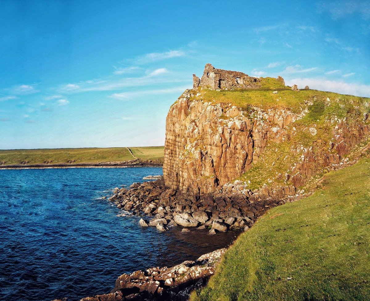 Duntulm Castle фото