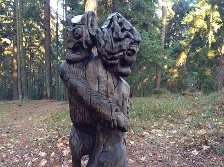 гора ведьм литва фото