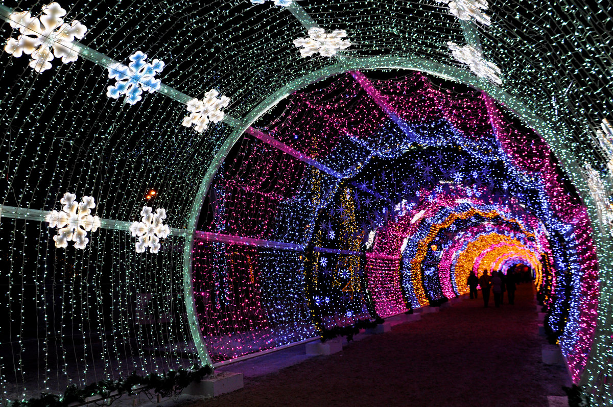 Праздничный тоннель
#город #москва #праздник #тоннель