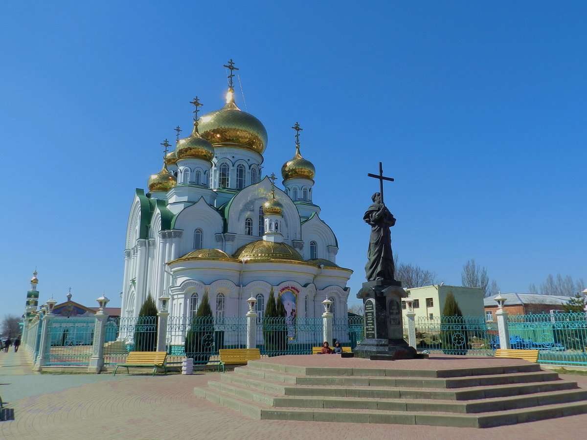 храм святой троицы батайск фото