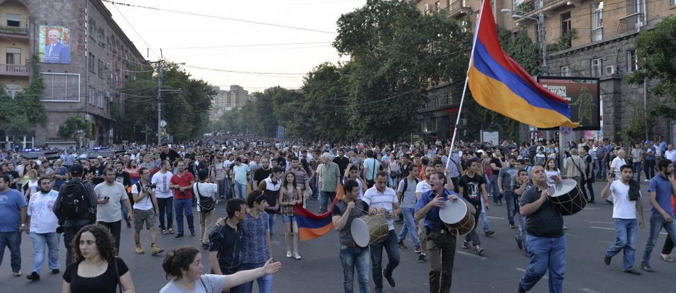 революция в армении 2018 фото