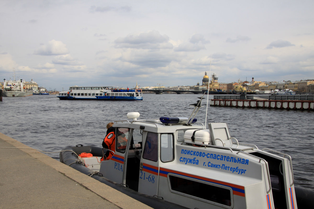 речной трамвайчик в санкт петербурге фото