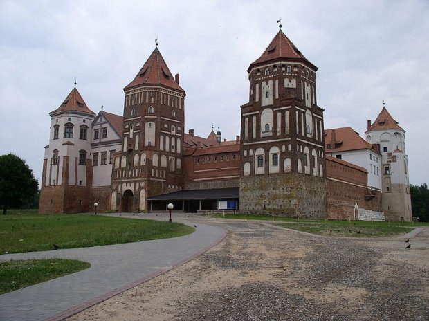 мирский замок фото