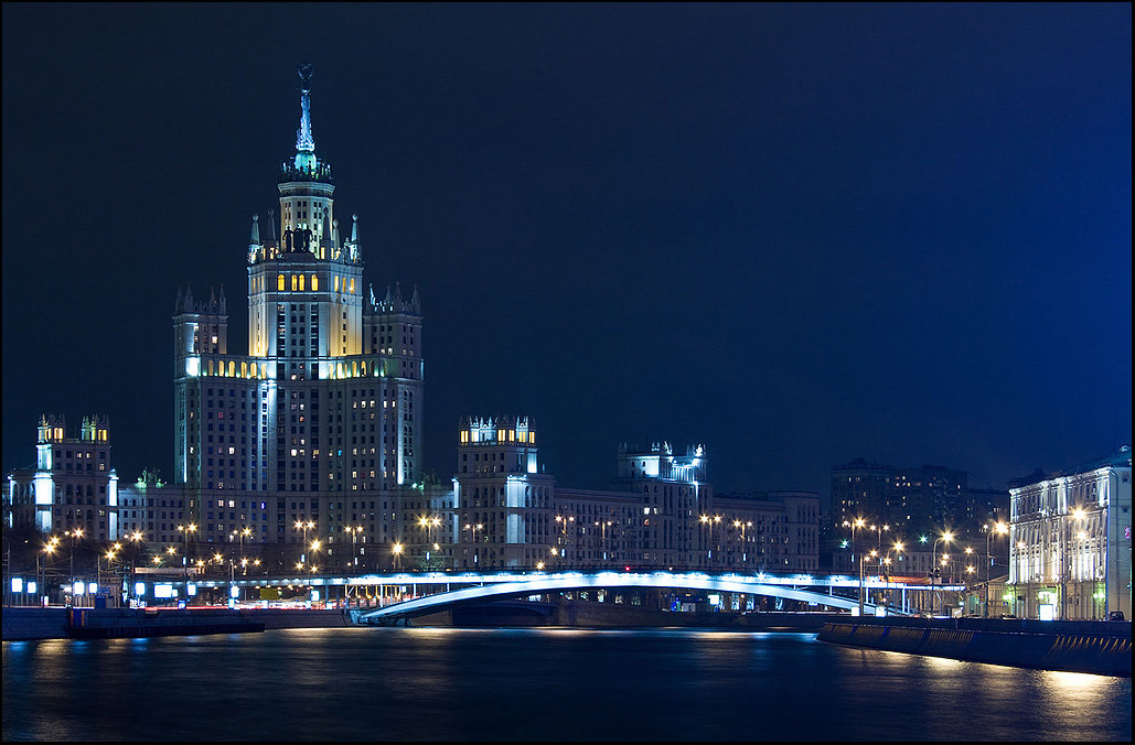 москва высотка на котельнической набережной фото