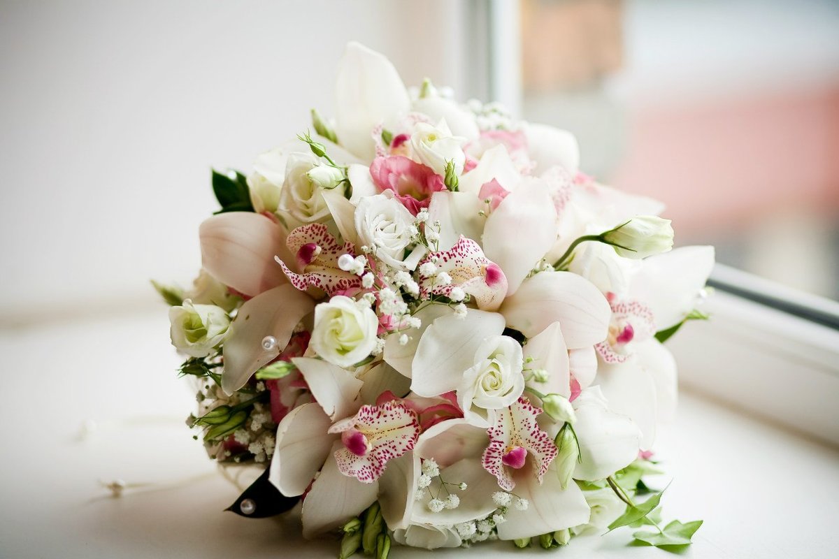 Свадебный букет невесты из орхидей  