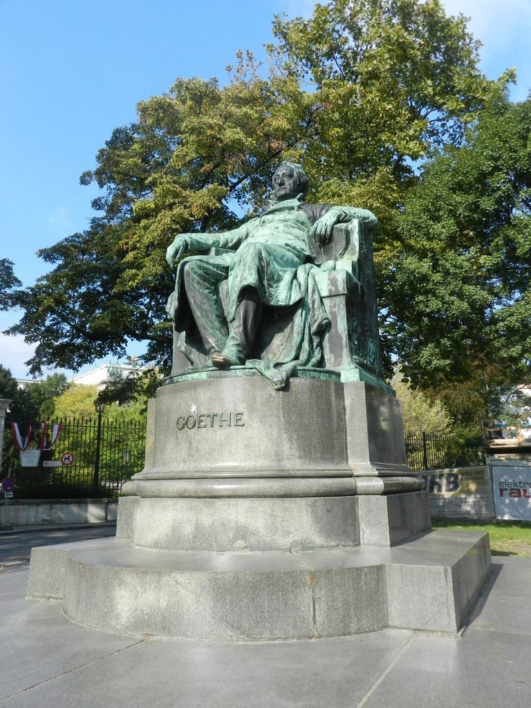 goethe monument фото