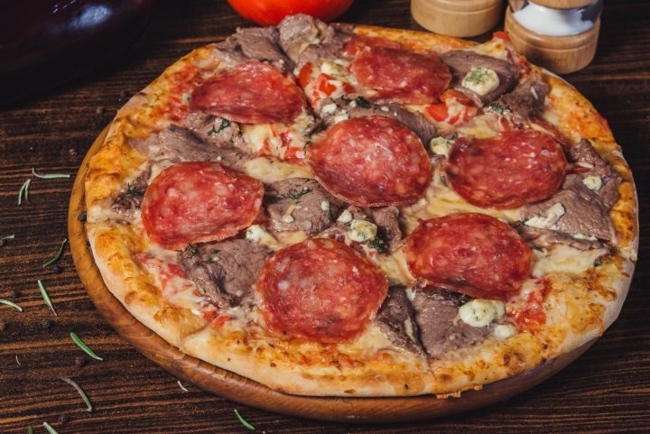 пицца мясная фото