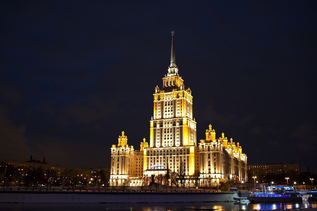 самое известное здание в москве