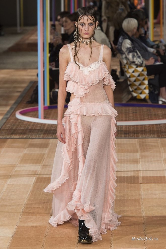 alexander mcqueen весна-лето 2023 фото