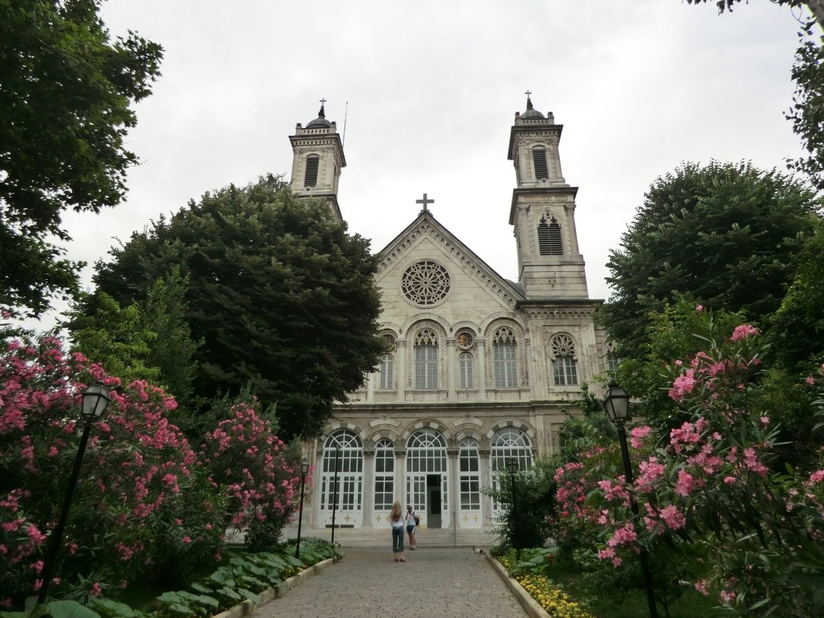 церковь святой троицы стамбул фото