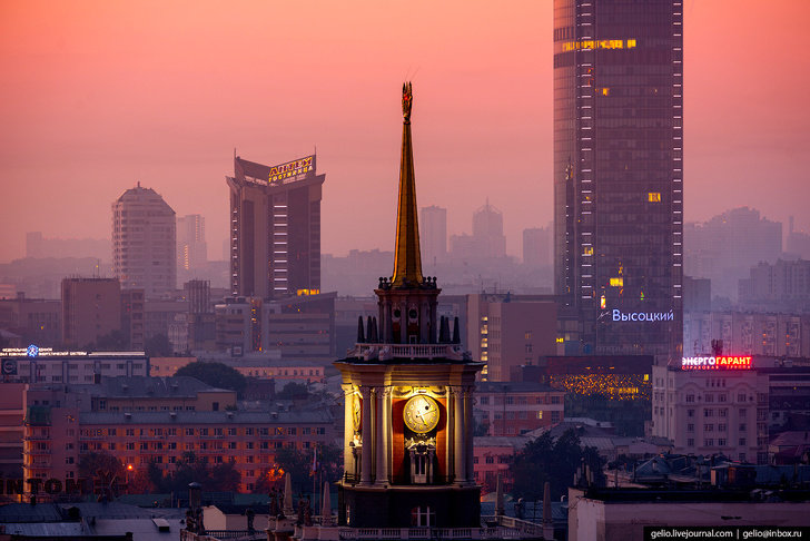 здания со шпилем в екатеринбурге фото