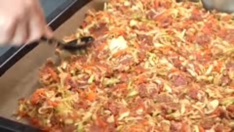 пицца с колбасой и сыром в духовке фото