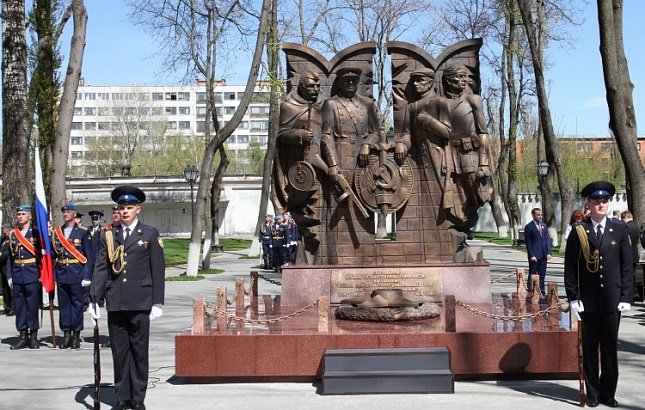 памятник чекистам тула фото