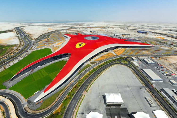 ferrari world абу даби фото