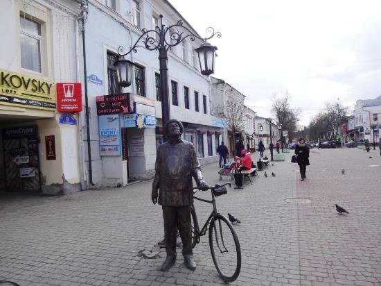 памятник циолковскому в калуге с велосипедом фото