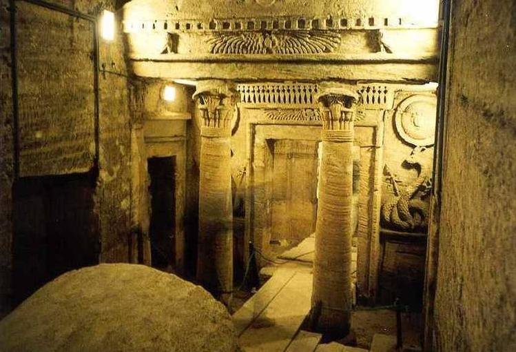 catacombs of kom el shoqafa александрия фото