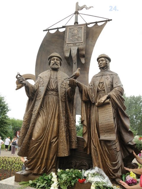 памятник петру и февронии в екатеринбурге фото