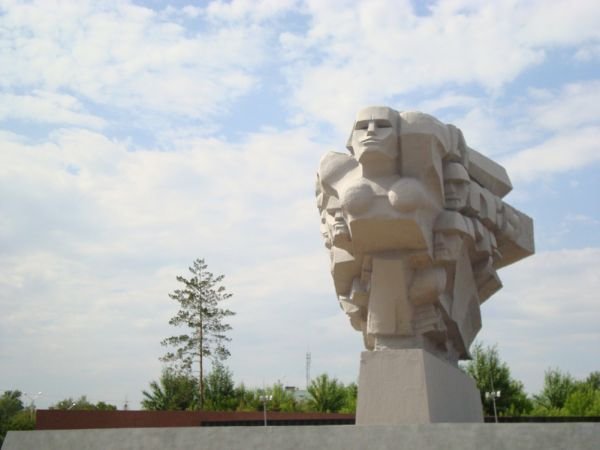 мемориальный комплекс родина мать набережные челны фото