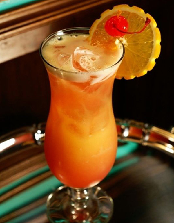 Pee lovers sex in the beach cocktail stocking footjob