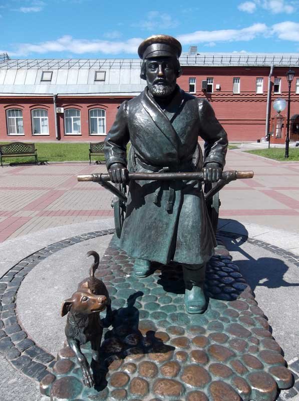 памятник водовозу в спб фото