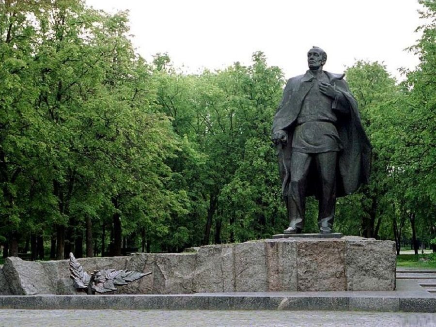 памятник янки купалы в минске фото