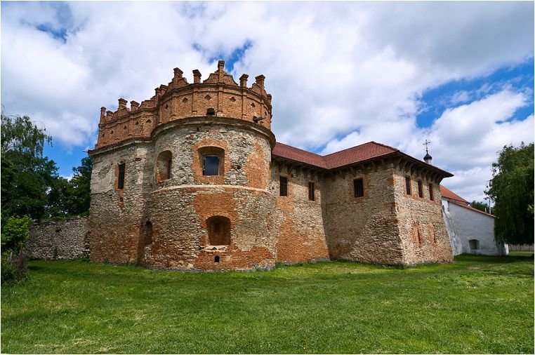 Староконстантиновский замок фото