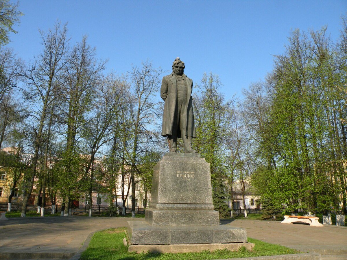 крылов памятник в твери фото